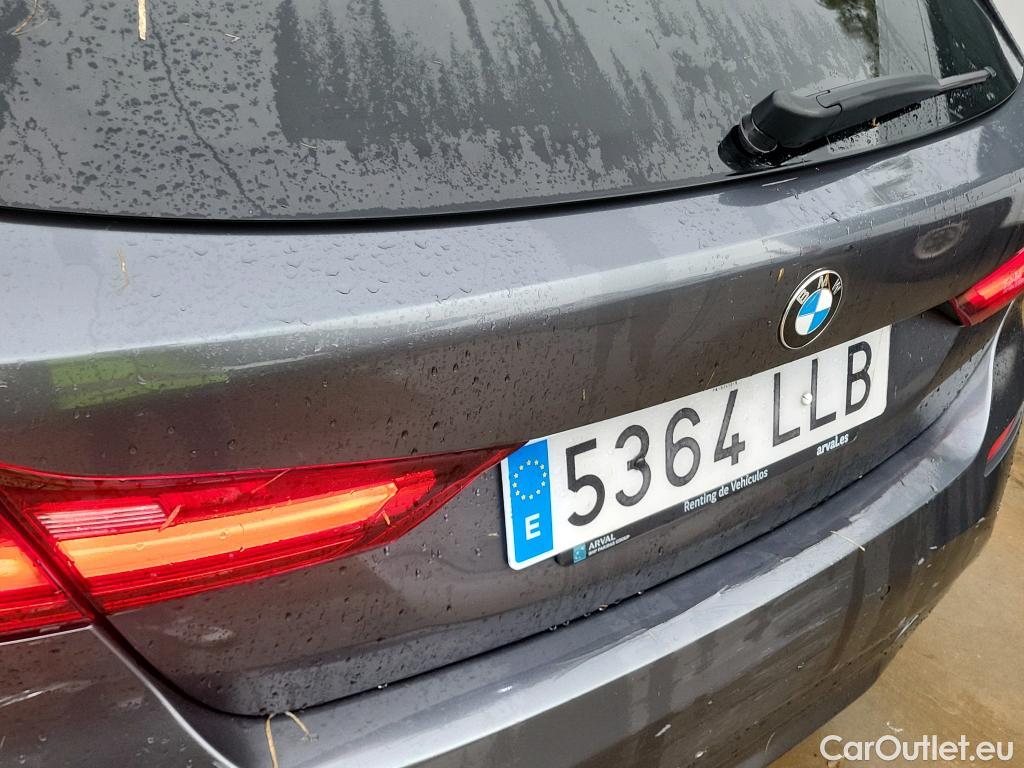  Bmw  Serie 1 BMW  / 2019 / 5P / berlina con portón 118i #44