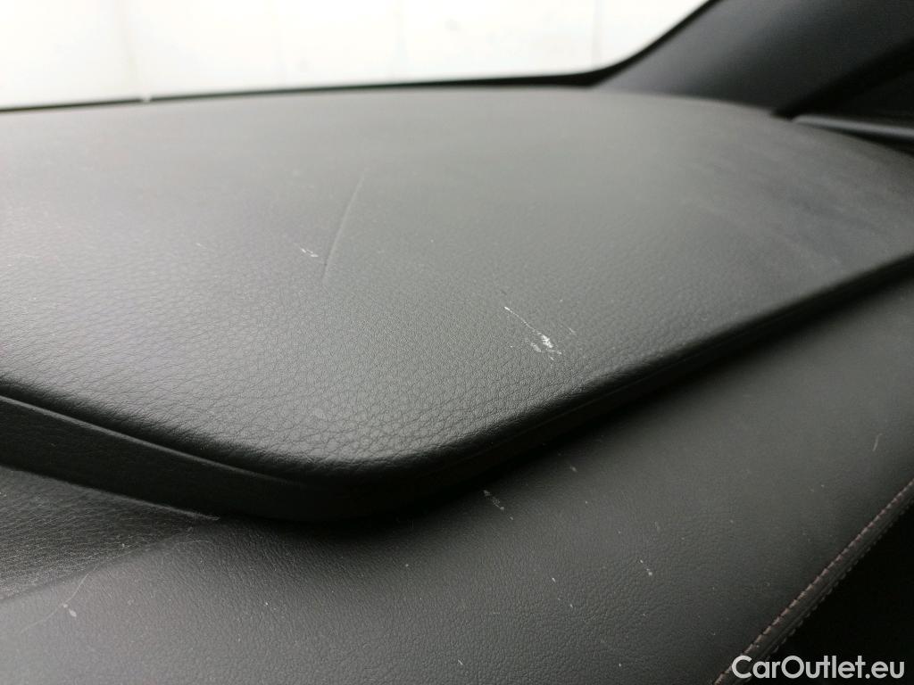  Mazda  3 MAZDA Mazda / 2019 / 5P / berlina con portón 2.0 SKYACTIV-X EVOLUTION #8