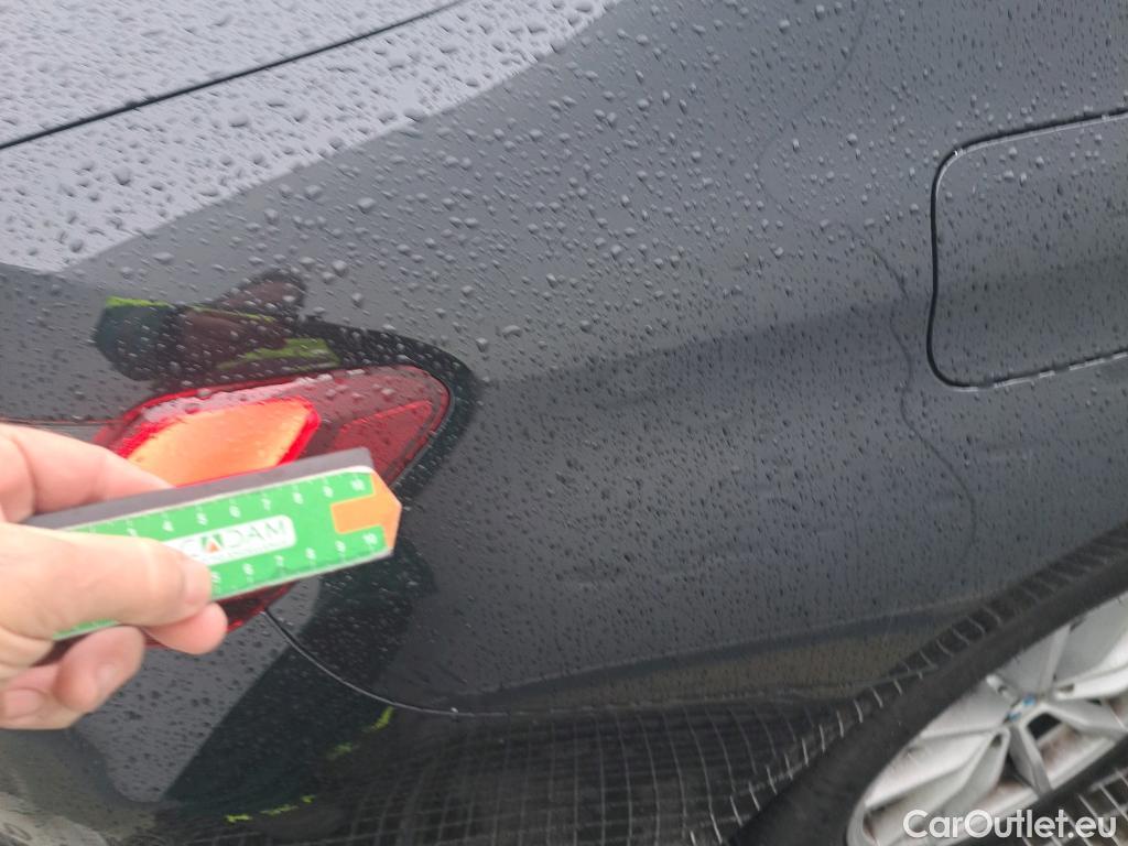  Land Rover  Discovery BMW Serie 3 / 2022 / 4P / sedán 320d Auto. #5