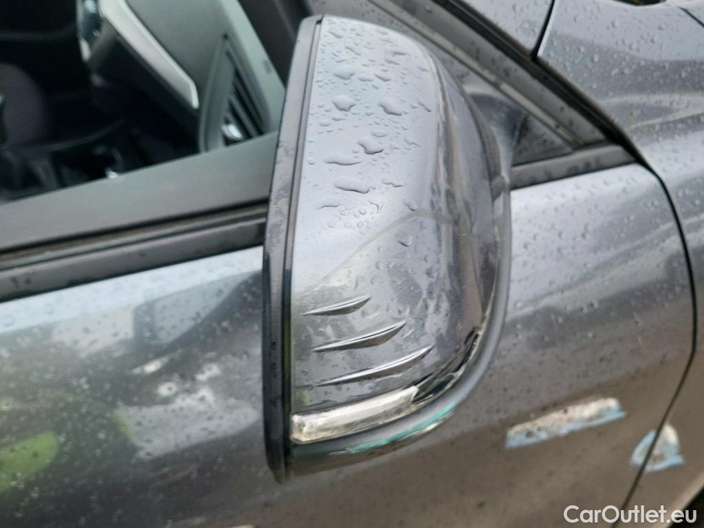  Bmw  Serie 1 BMW  / 2019 / 5P / berlina con portón 118i #37