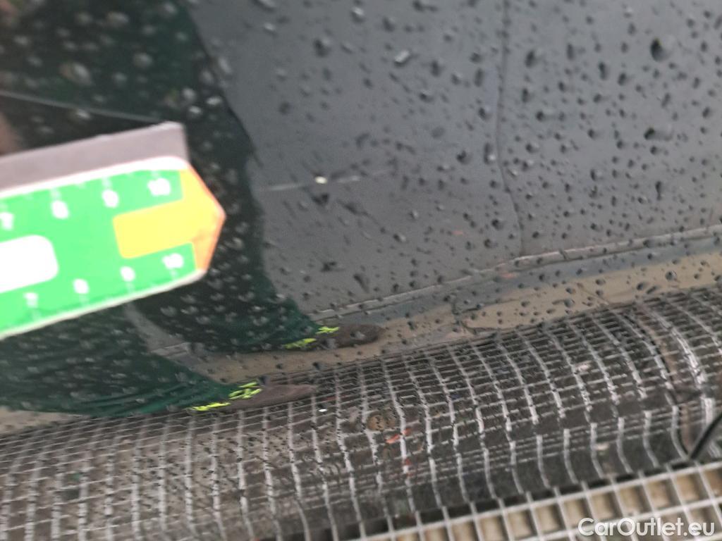  Land Rover  Discovery BMW Serie 3 / 2022 / 4P / sedán 320d Auto. #4