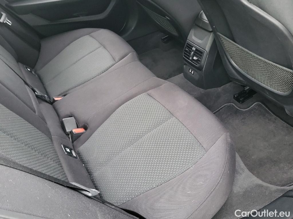  Bmw  Serie 1 BMW  / 2019 / 5P / berlina con portón 118i #42