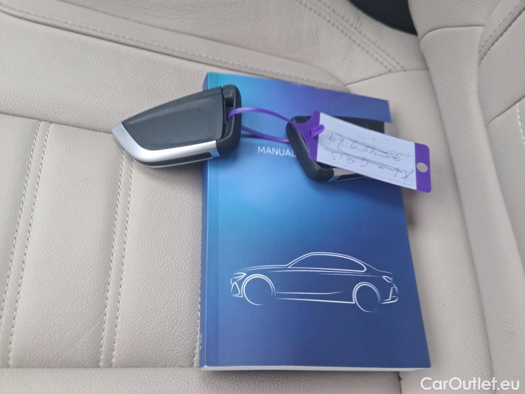  Land Rover  Discovery BMW Serie 3 / 2022 / 4P / sedán 320d Auto. #2