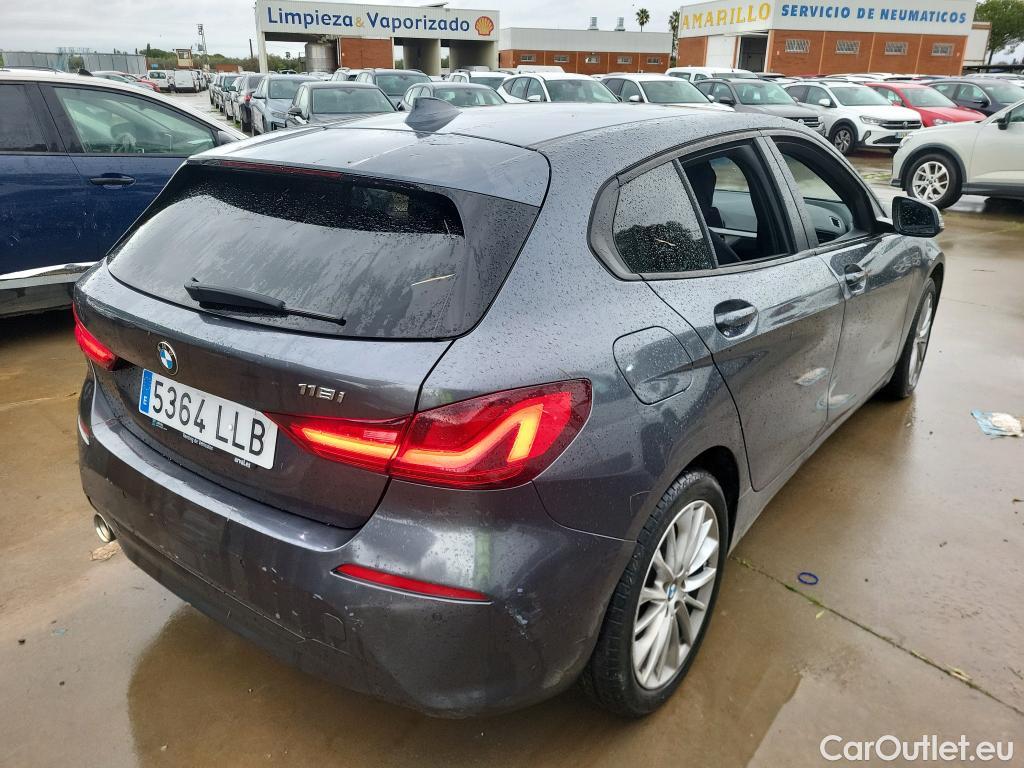  Bmw  Serie 1 BMW  / 2019 / 5P / berlina con portón 118i #30