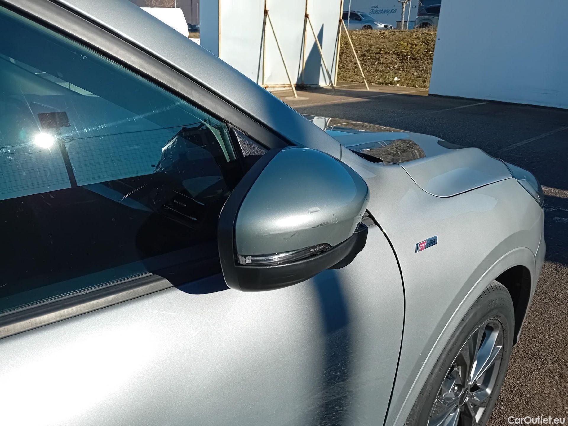  Ford  Kuga FORD  / 2019 / 5P / todoterreno ST-Line X 2.5 Duratec FHEV Auto #39