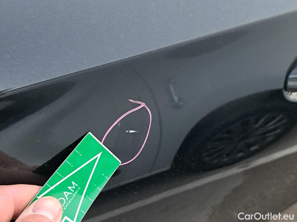  Mercedes  A-Klasse MERCEDES-BENZ Clase A / 2018 / 5P / berlina con portón A 250 e #4