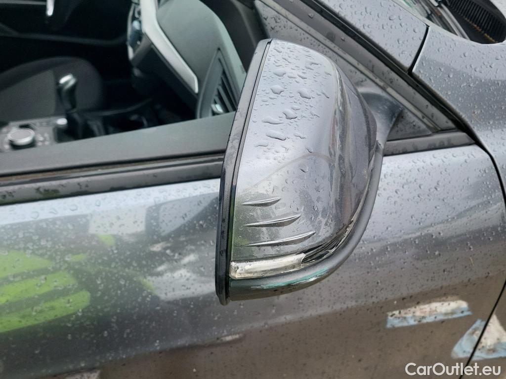  Bmw  Serie 1 BMW  / 2019 / 5P / berlina con portón 118i #28