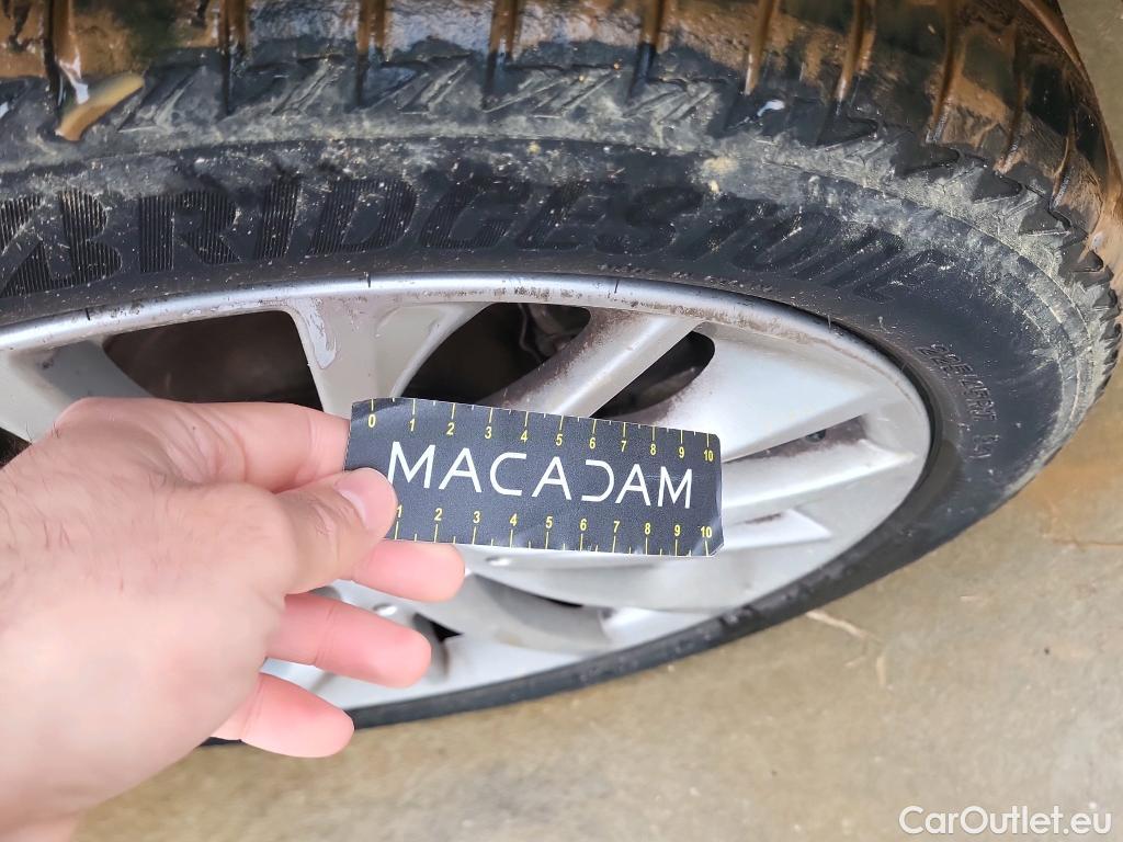  Bmw  Serie 1 BMW  / 2019 / 5P / berlina con portón 118i #25