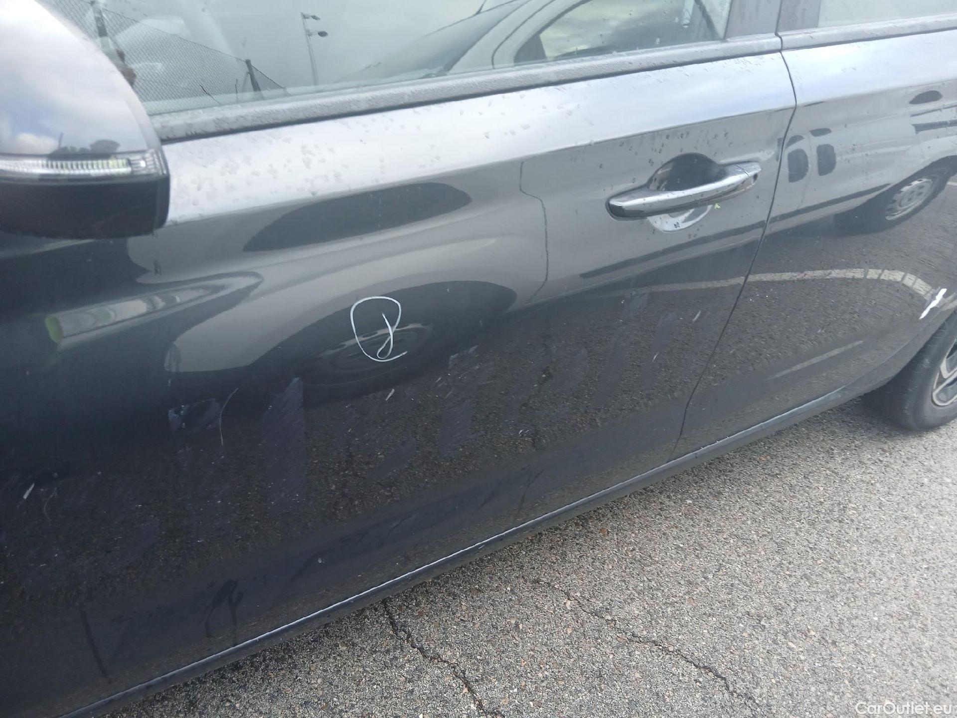  Hyundai  i30 HYUNDAI  / 2020 / 5P / berlina con portón 1.6 CRDI 85kW (116CV) Klass LRR #17