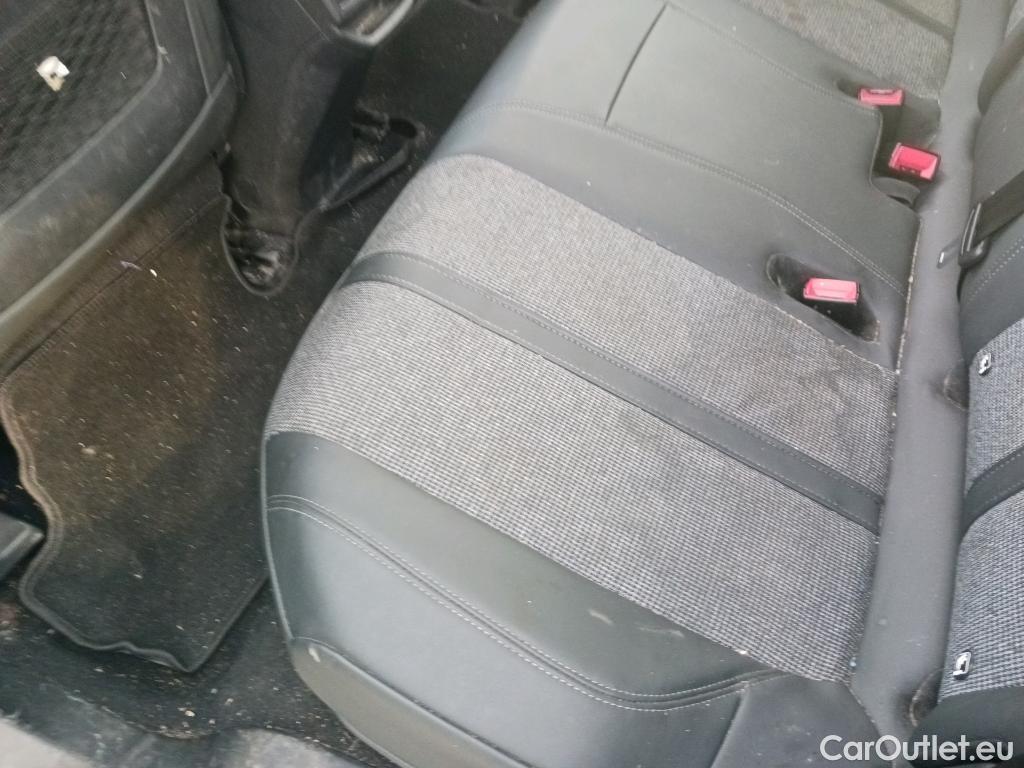  Peugeot  3008 PEUGEOT  Hybrid / 2016 / 5P / todoterreno 225 e-EAT8 Allure #24