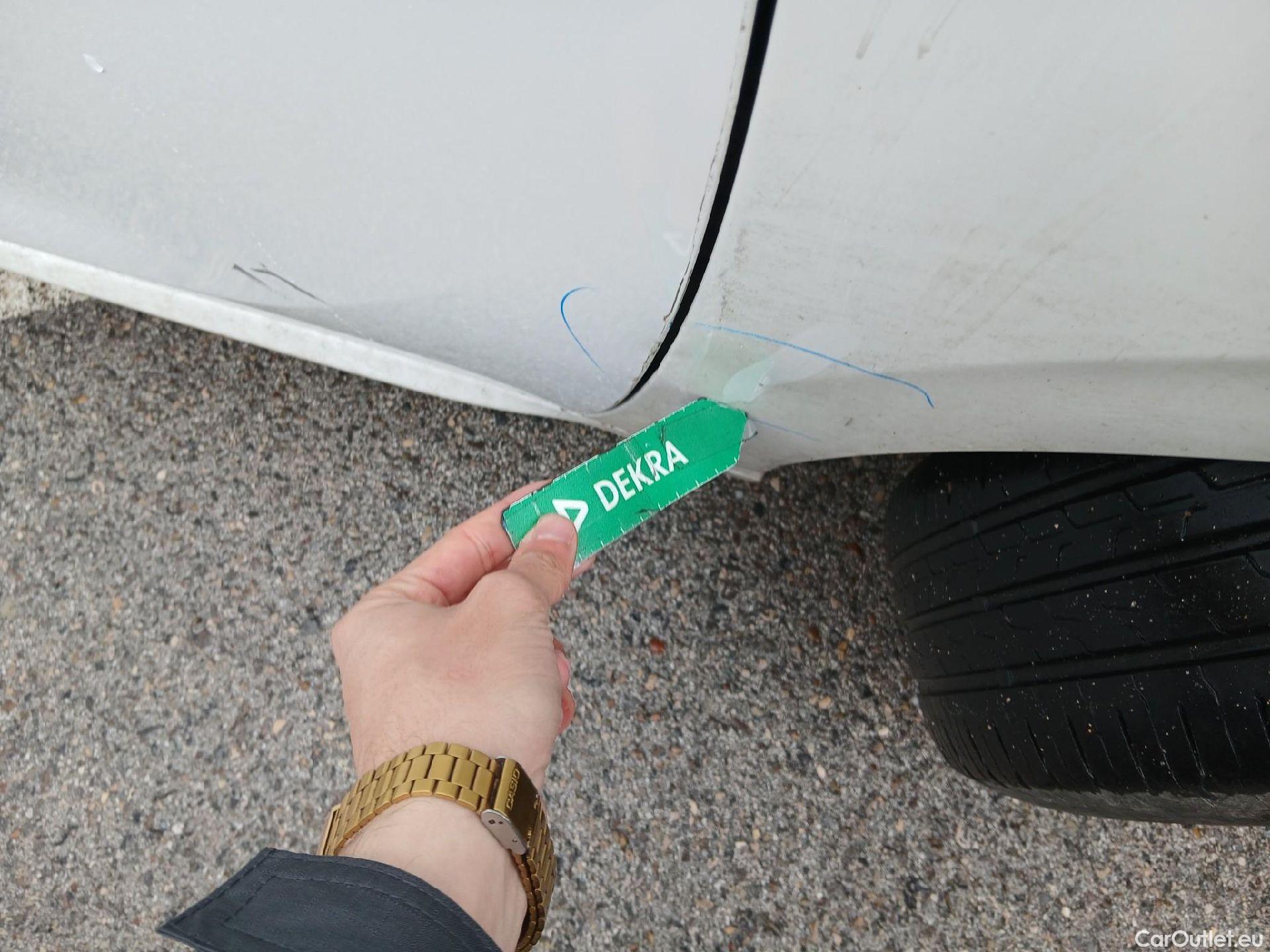  Peugeot  208 PEUGEOT  5p 1G berlina con portón 5P ACCESS 1.6 BlueHDi 55KW (75CV) #51