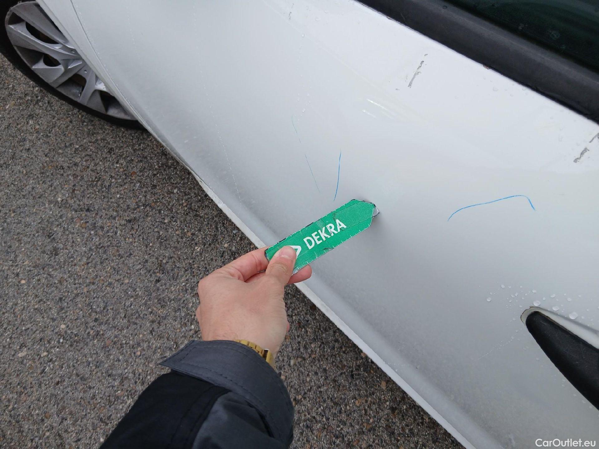  Peugeot  208 PEUGEOT  5p 1G berlina con portón 5P ACCESS 1.6 BlueHDi 55KW (75CV) #17