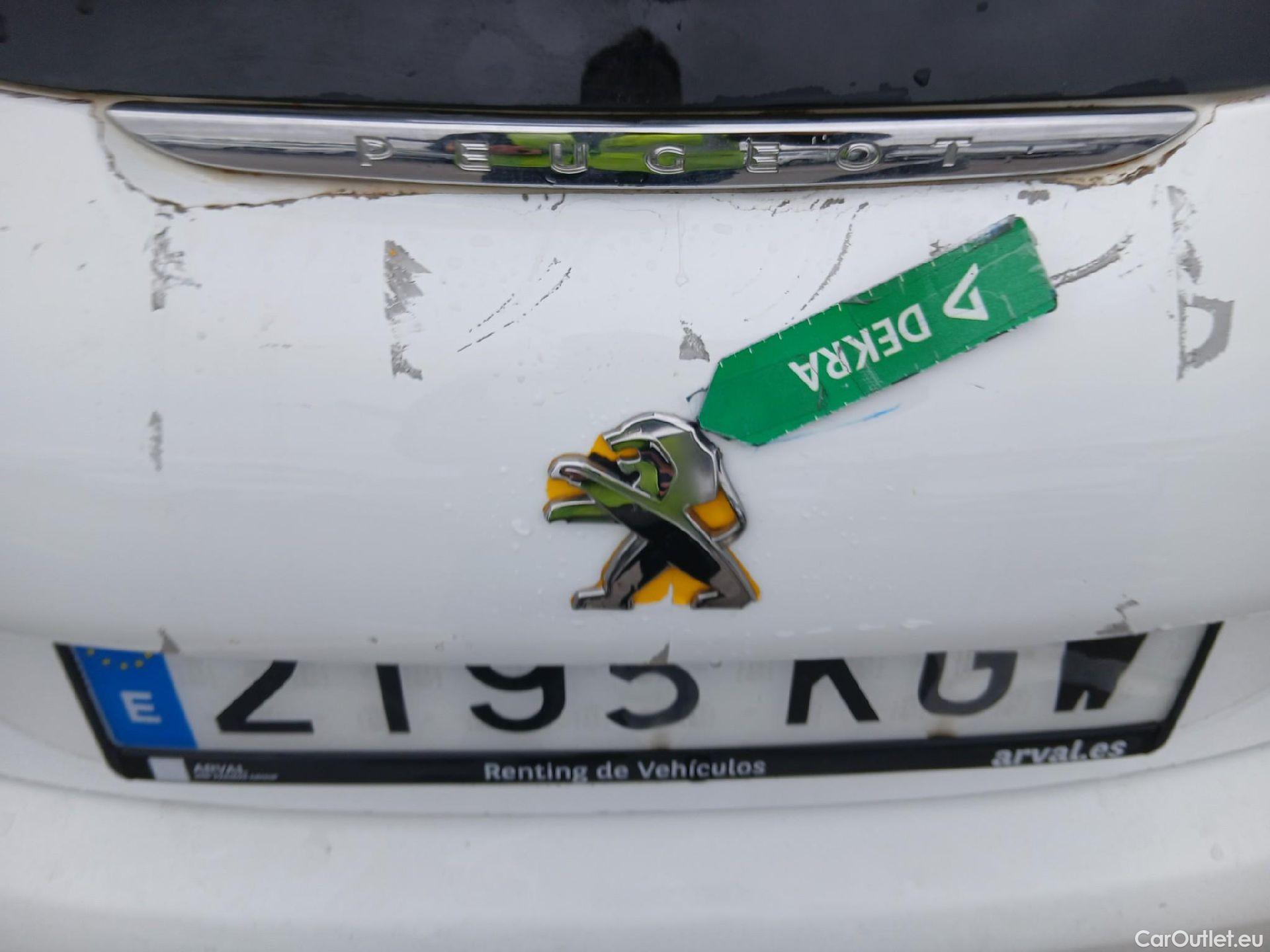  Peugeot  208 PEUGEOT  5p 1G berlina con portón 5P ACCESS 1.6 BlueHDi 55KW (75CV) #35