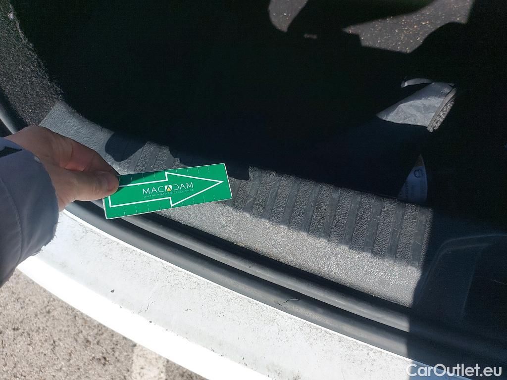  Renault  Clio RENAULT  / 2019 / 5P / berlina con portón Business TCe 74 kW (100CV) GLP #12