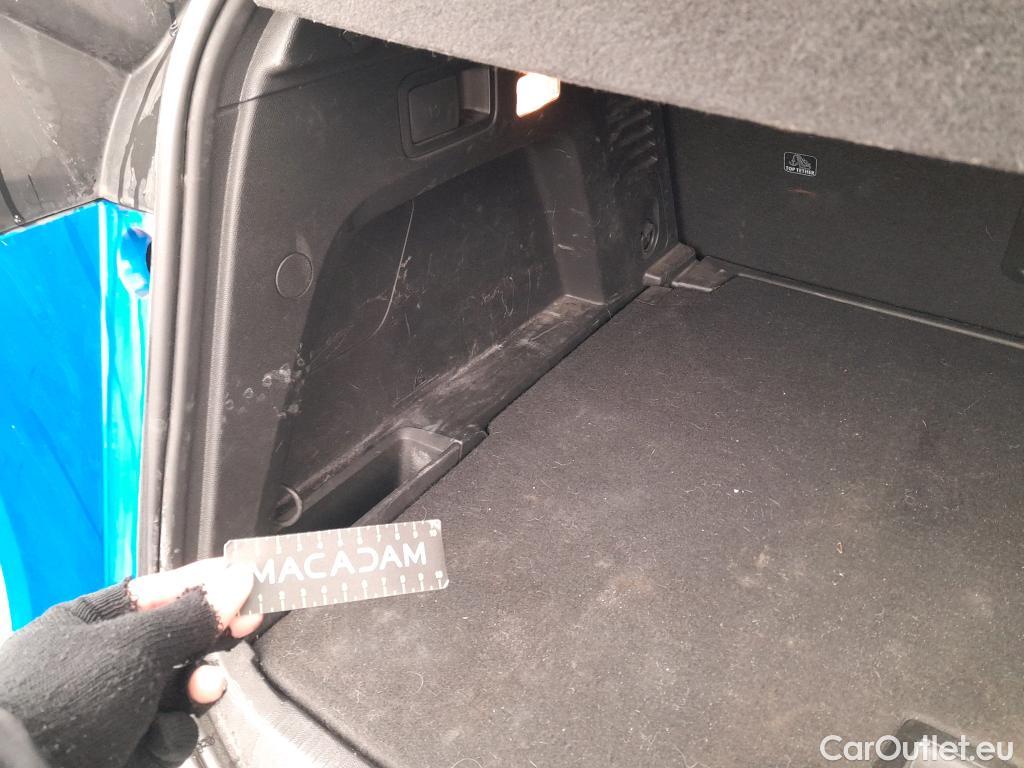  Peugeot  3008 PEUGEOT  / 2020 / 5P / todoterreno 1.5 BlueHDi 96kW (130CV) S&S Allure EAT8 #5