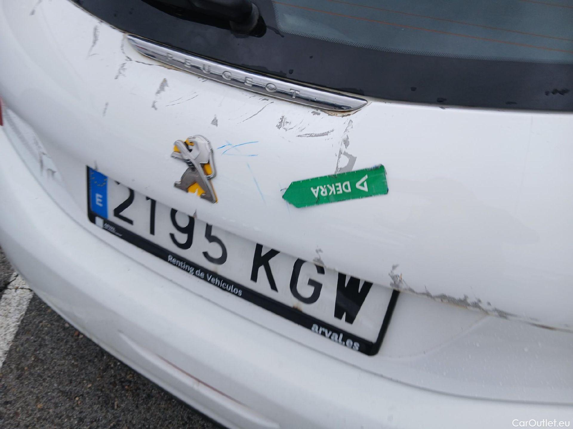  Peugeot  208 PEUGEOT  5p 1G berlina con portón 5P ACCESS 1.6 BlueHDi 55KW (75CV) #38