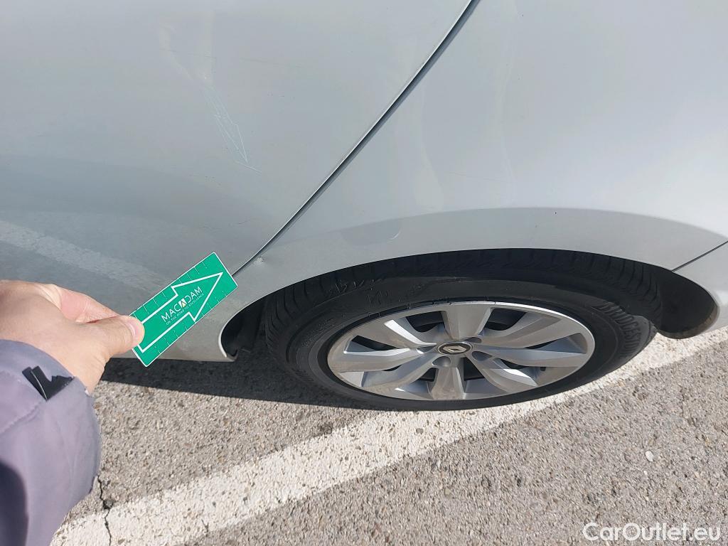  Renault  Clio RENAULT  / 2019 / 5P / berlina con portón Business TCe 74 kW (100CV) GLP #5