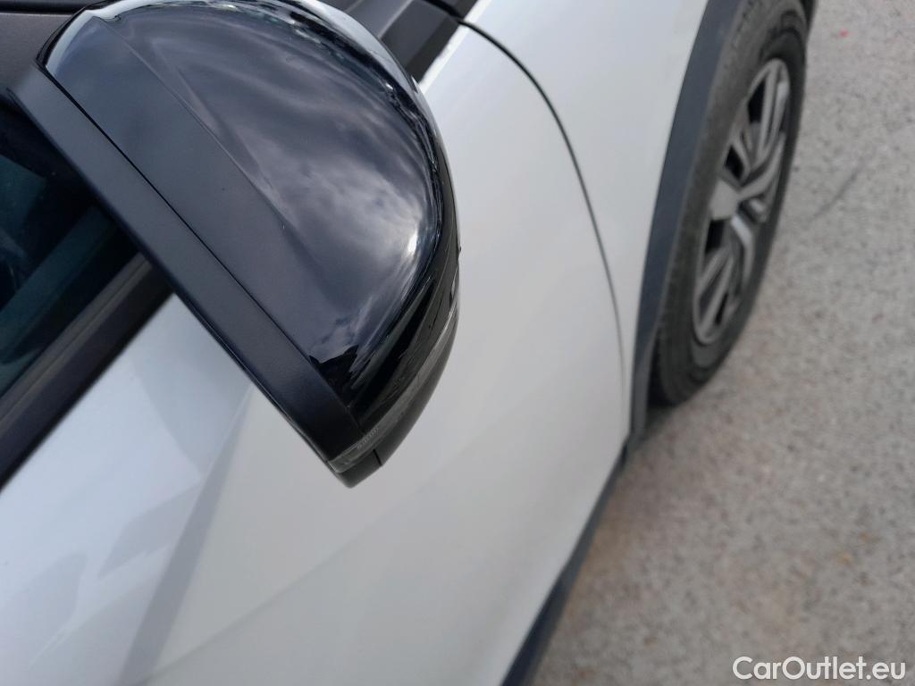  Peugeot  2008 PEUGEOT  / 2019 / 5P / todoterreno Active Pack Puretech 100 S&S BVM6 #19