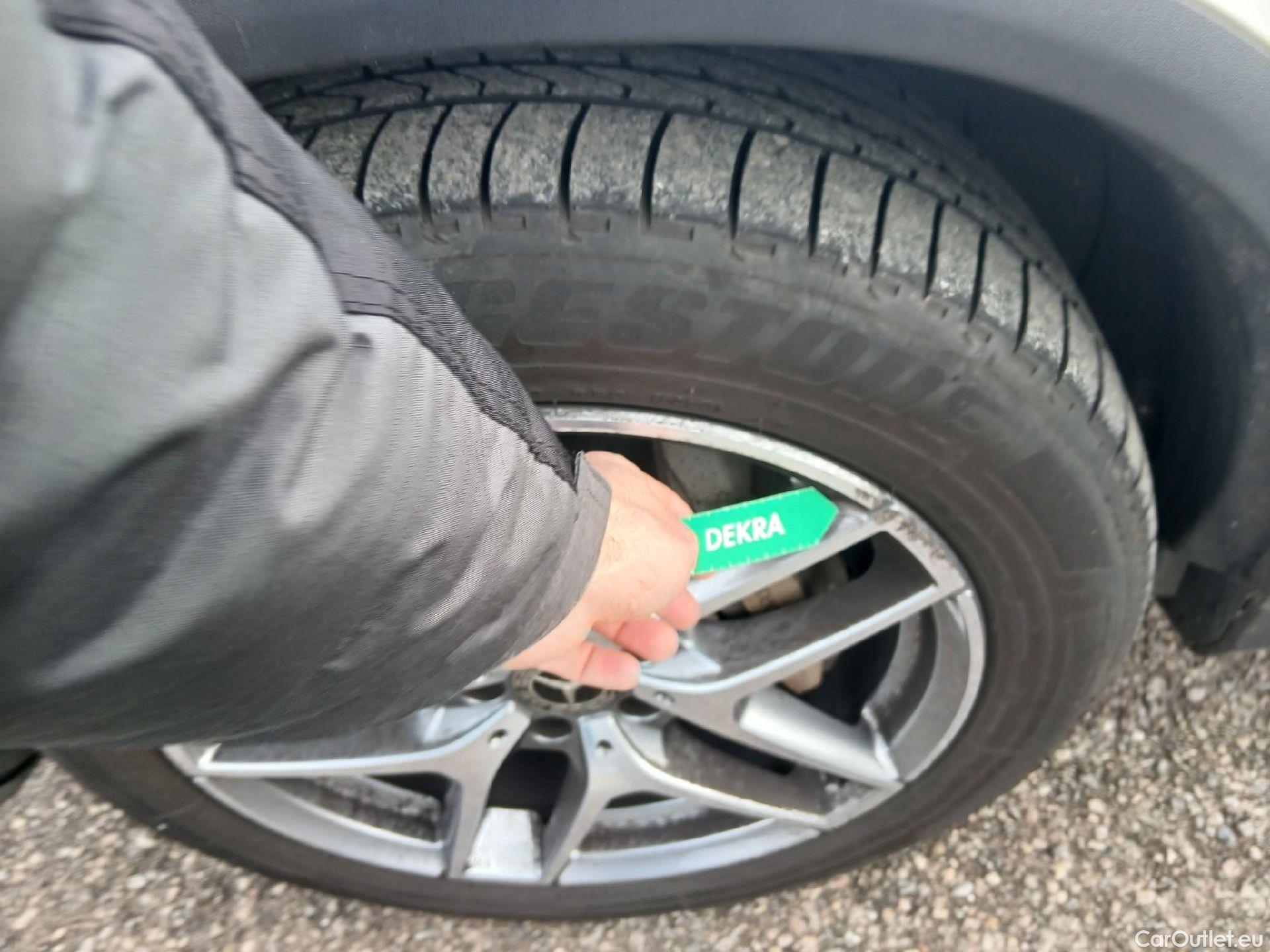  Mercedes  G-Klasee MERCEDES-BENZ Clase GLC / 2015 / 5P / todoterreno GLC 220 d 4MATIC #4