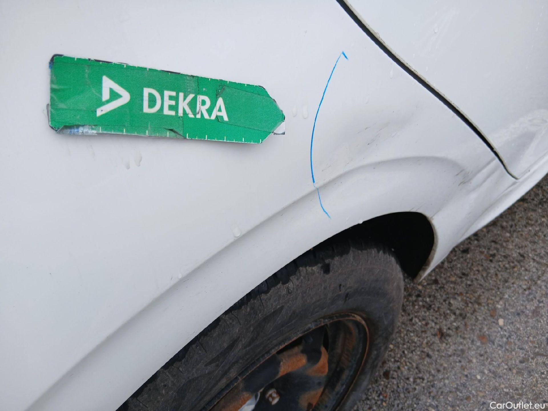  Peugeot  208 PEUGEOT  5p 1G berlina con portón 5P ACCESS 1.6 BlueHDi 55KW (75CV) #40