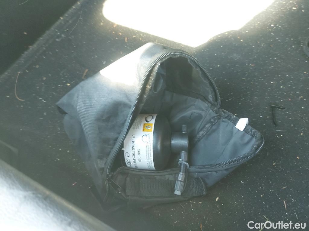  Renault  Clio RENAULT  / 2019 / 5P / berlina con portón Business TCe 74 kW (100CV) GLP #6