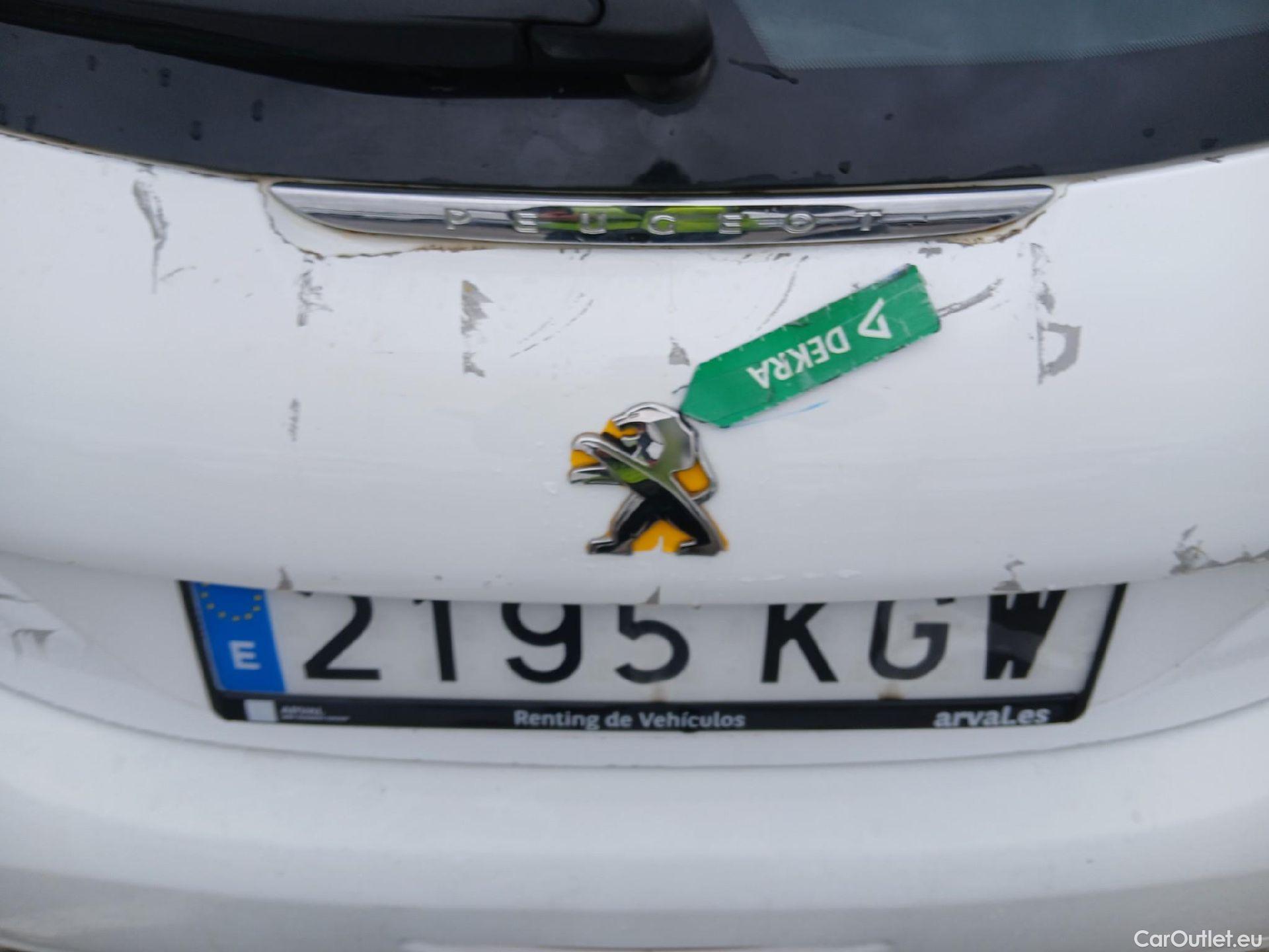  Peugeot  208 PEUGEOT  5p 1G berlina con portón 5P ACCESS 1.6 BlueHDi 55KW (75CV) #36