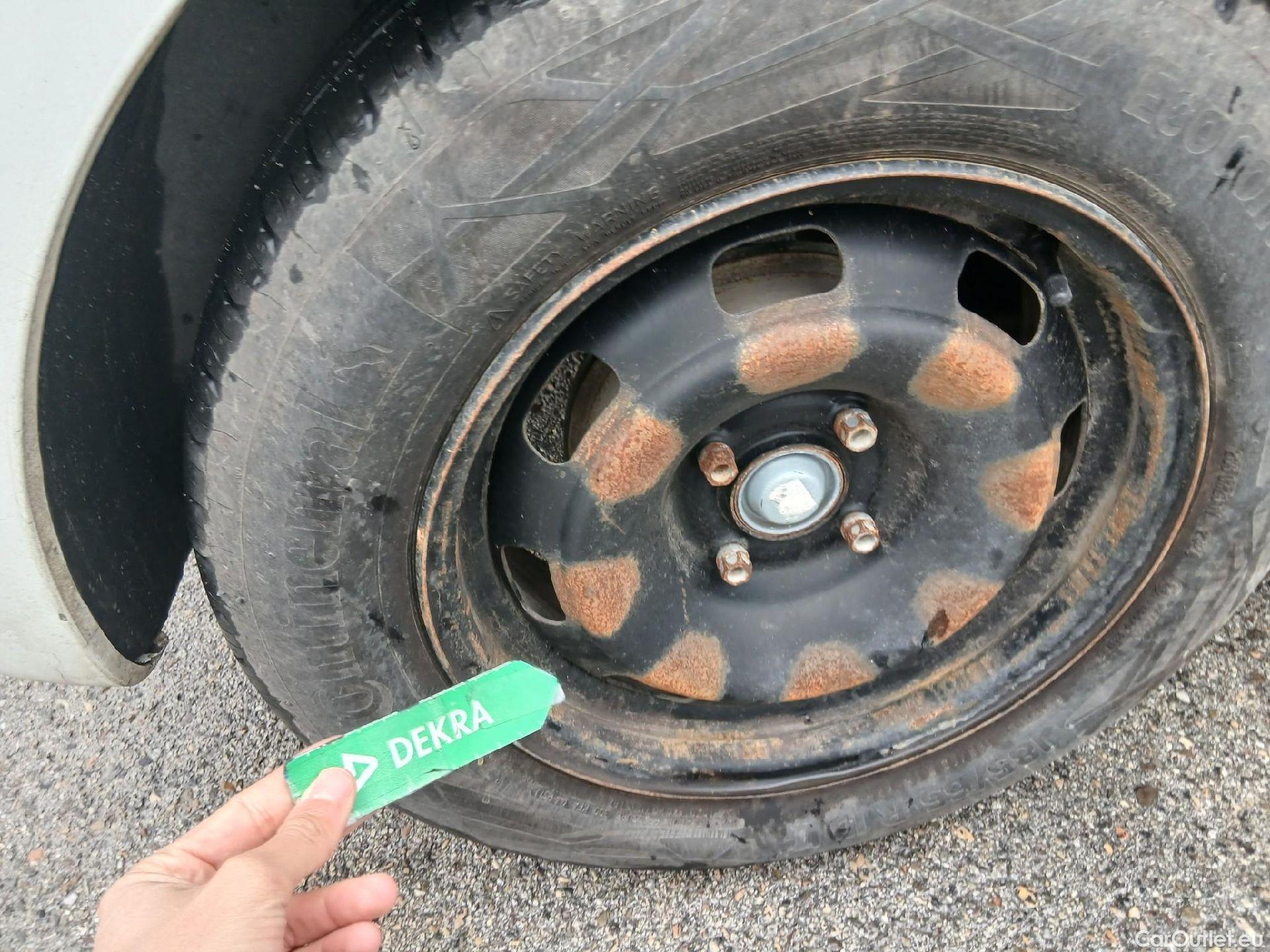  Peugeot  208 PEUGEOT  5p 1G berlina con portón 5P ACCESS 1.6 BlueHDi 55KW (75CV) #42