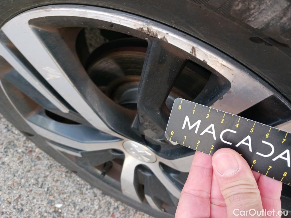  Peugeot  3008 PEUGEOT  Hybrid / 2016 / 5P / todoterreno 225 e-EAT8 Allure #13