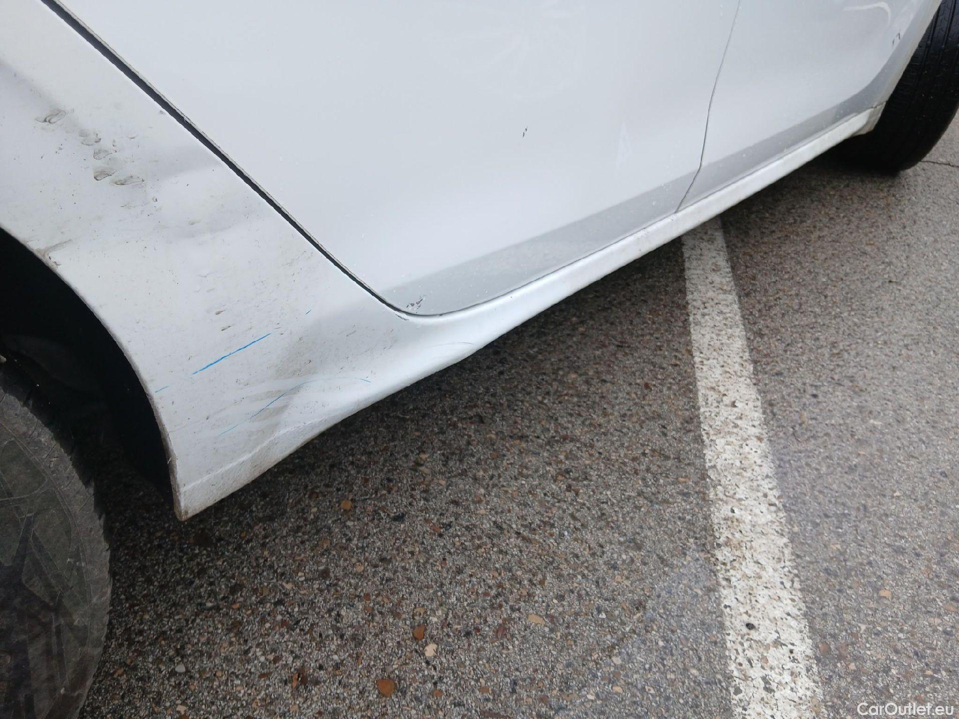  Peugeot  208 PEUGEOT  5p 1G berlina con portón 5P ACCESS 1.6 BlueHDi 55KW (75CV) #44