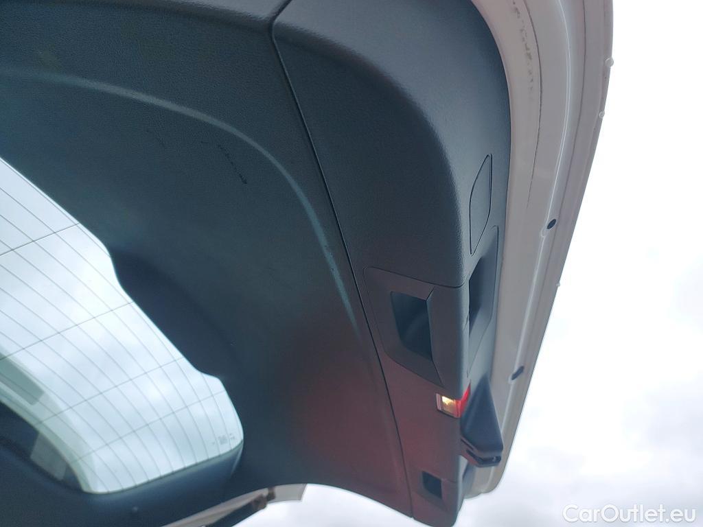  Mercedes  GLA MERCEDES-BENZ  / 2020 / 5P / todoterreno  200 D 4MATIC #5