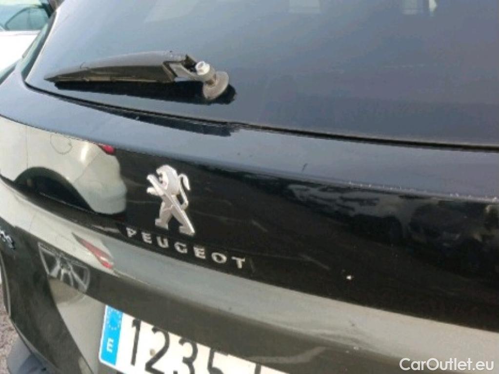  Peugeot  3008 PEUGEOT  Hybrid / 2016 / 5P / todoterreno 225 e-EAT8 Allure #43
