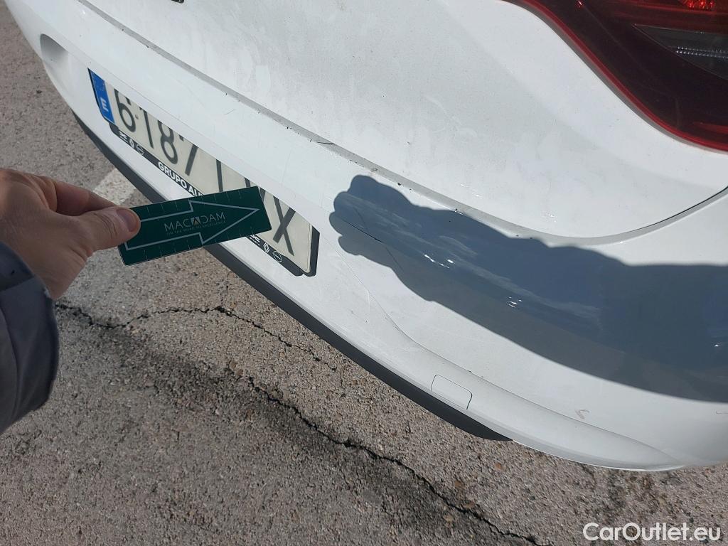  Renault  Clio RENAULT  / 2019 / 5P / berlina con portón Business TCe 74 kW (100CV) GLP #18