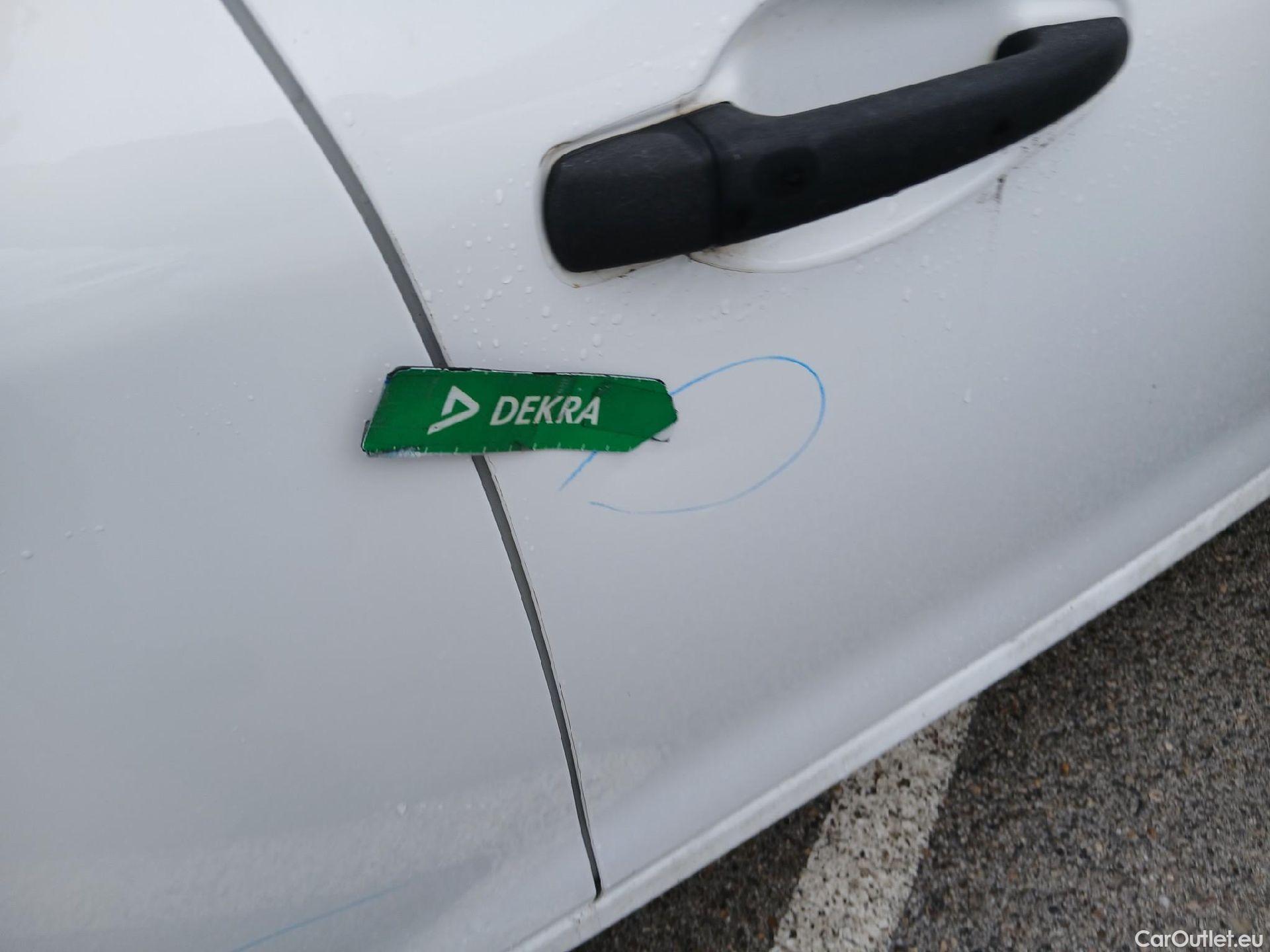  Peugeot  208 PEUGEOT  5p 1G berlina con portón 5P ACCESS 1.6 BlueHDi 55KW (75CV) #48