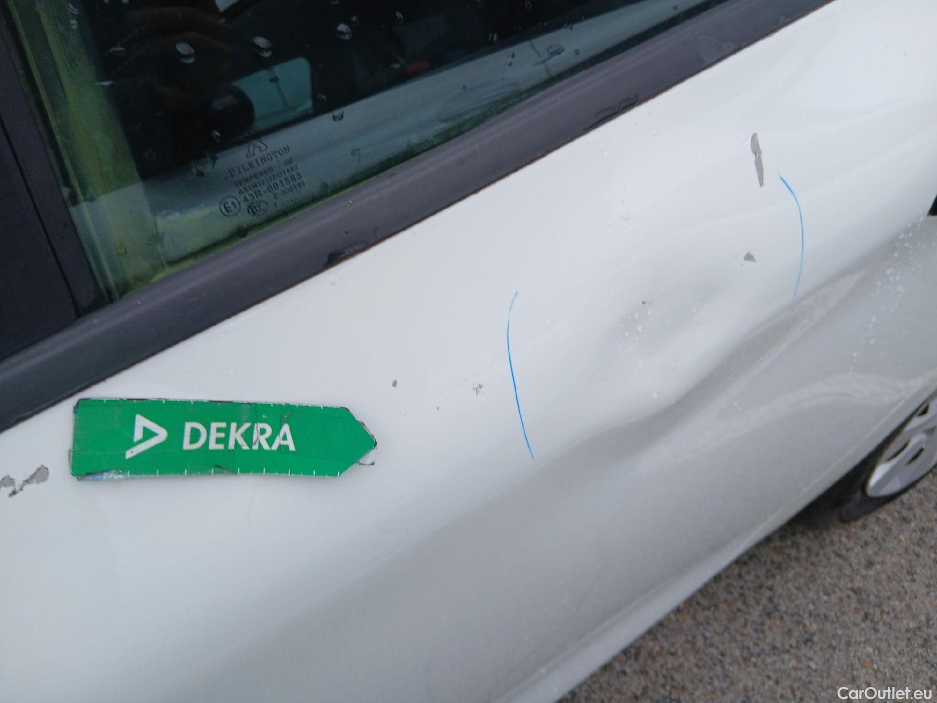  Peugeot  208 PEUGEOT  5p 1G berlina con portón 5P ACCESS 1.6 BlueHDi 55KW (75CV) #27