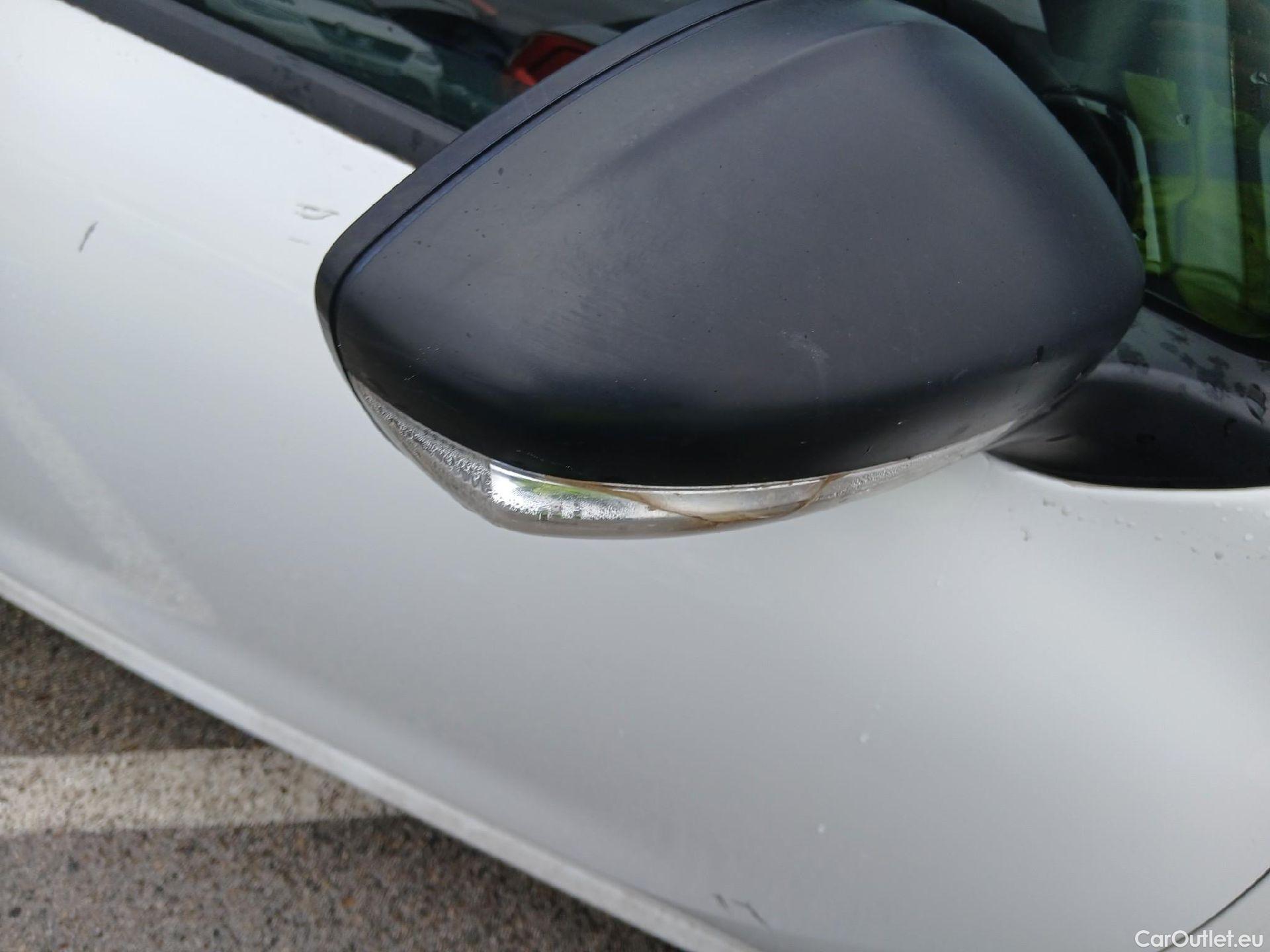  Peugeot  208 PEUGEOT  5p 1G berlina con portón 5P ACCESS 1.6 BlueHDi 55KW (75CV) #50