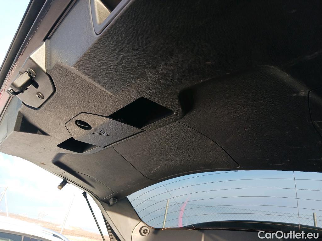  Peugeot  3008 PEUGEOT  Hybrid / 2016 / 5P / todoterreno 225 e-EAT8 Allure #27