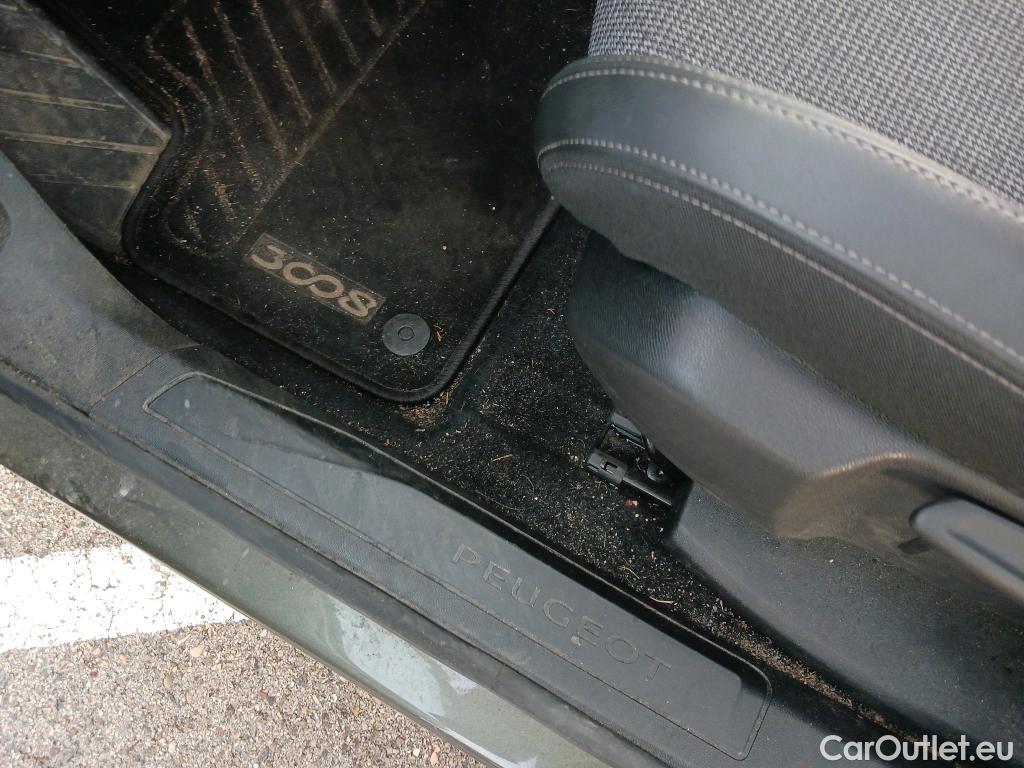  Peugeot  3008 PEUGEOT  Hybrid / 2016 / 5P / todoterreno 225 e-EAT8 Allure #26