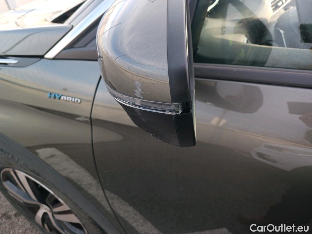  Peugeot  3008 PEUGEOT  Hybrid / 2016 / 5P / todoterreno 225 e-EAT8 Allure #16