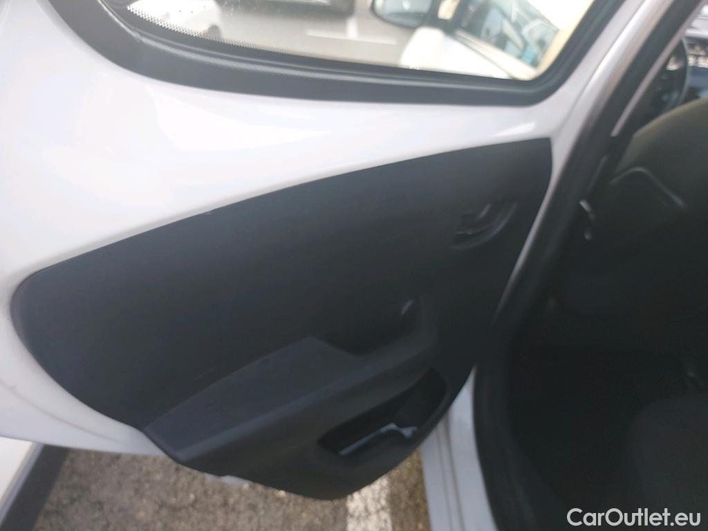  Peugeot  108 PEUGEOT  / 2014 / 5P / minicoche Allure VTi 52kW (72CV) #9