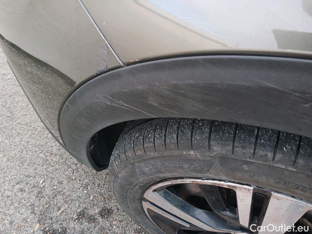  Peugeot  3008 PEUGEOT  Hybrid / 2016 / 5P / todoterreno 225 e-EAT8 Allure #39