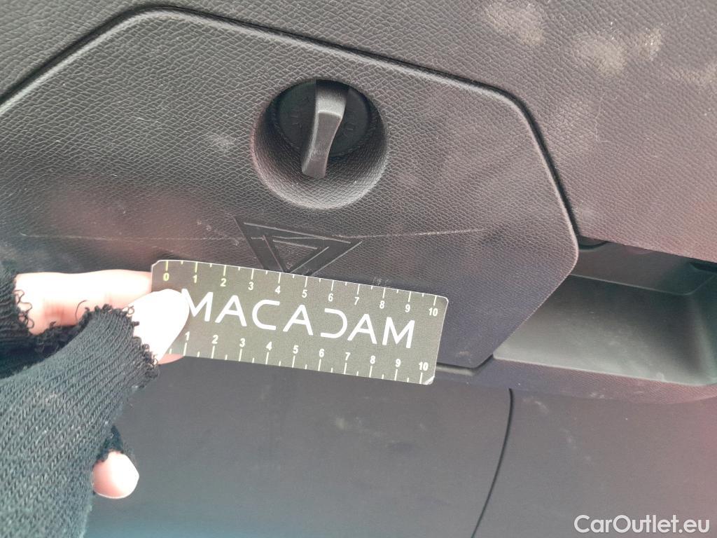  Peugeot  3008 PEUGEOT  / 2020 / 5P / todoterreno 1.5 BlueHDi 96kW (130CV) S&S Allure EAT8 #4