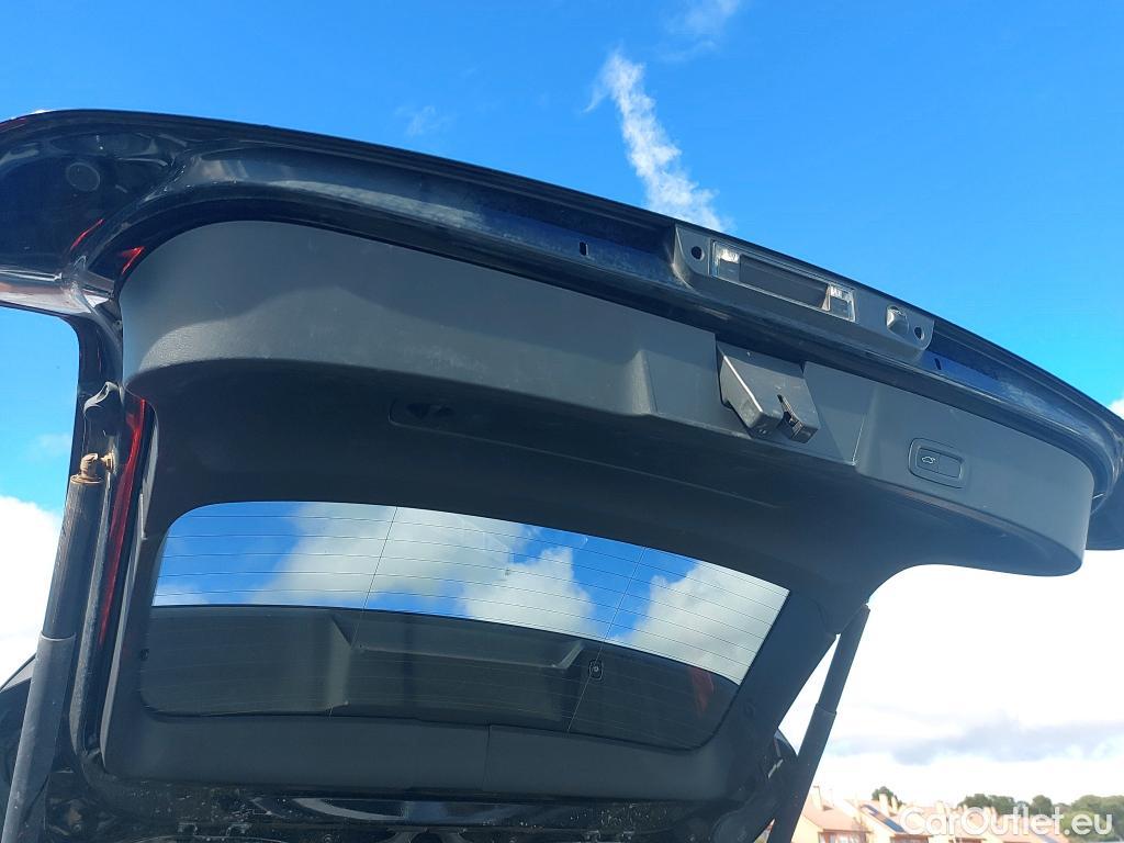  Volvo  XC 40 VOLVO XC40 / 2017 / 5P / todoterreno 2.0 D4 AWD R-Design Auto #33