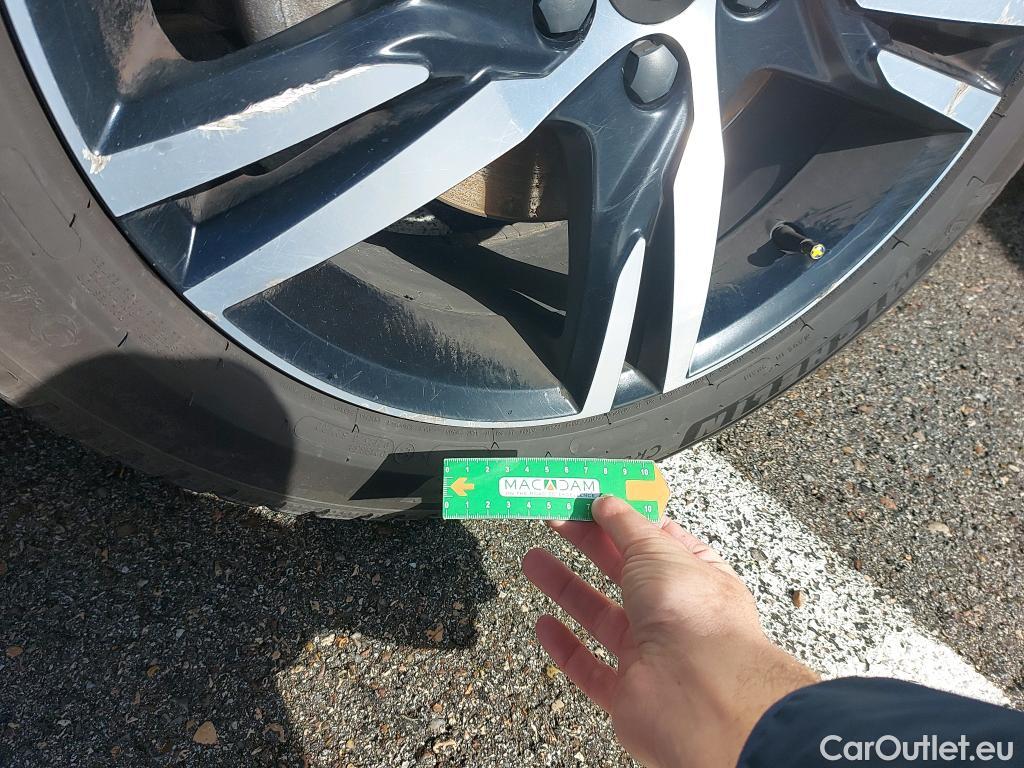  Volvo  XC 40 VOLVO XC40 / 2017 / 5P / todoterreno 2.0 D4 AWD R-Design Auto #11