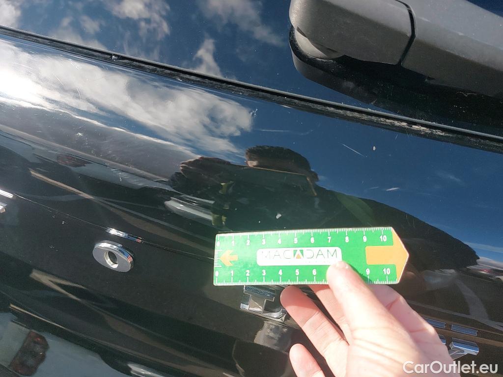  Volvo  XC 40 VOLVO XC40 / 2017 / 5P / todoterreno 2.0 D4 AWD R-Design Auto #2