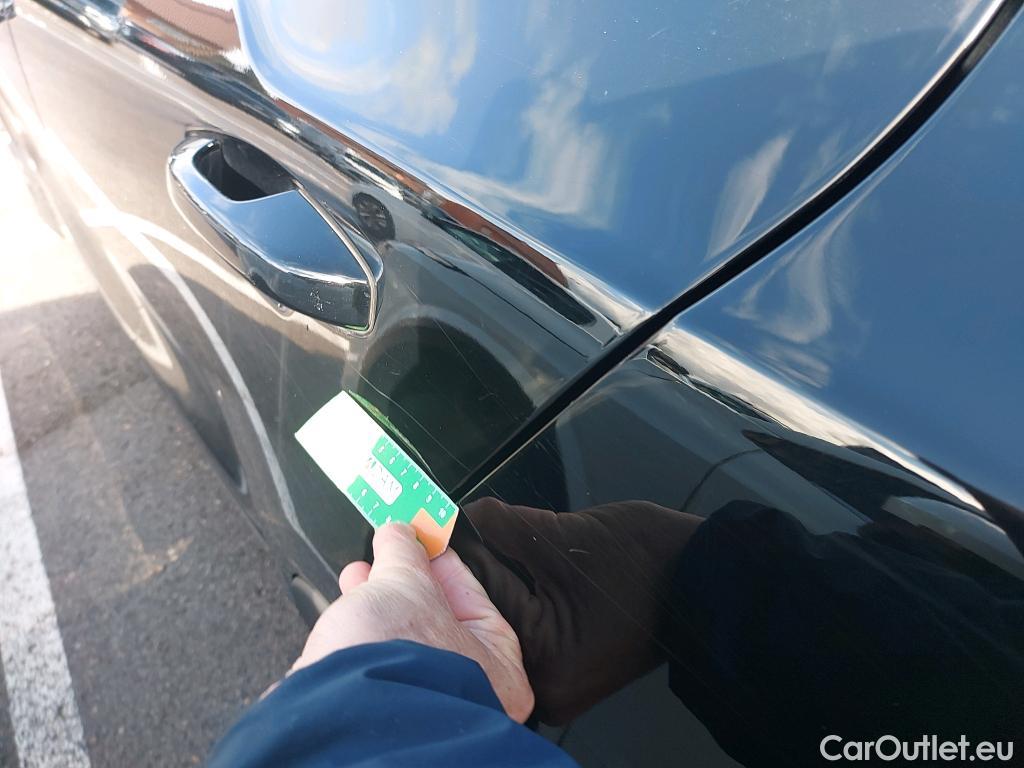  Volvo  XC 40 VOLVO XC40 / 2017 / 5P / todoterreno 2.0 D4 AWD R-Design Auto #26