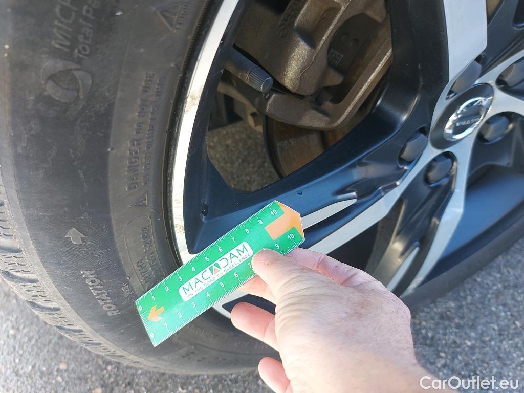  Volvo  XC 40 VOLVO XC40 / 2017 / 5P / todoterreno 2.0 D4 AWD R-Design Auto #8