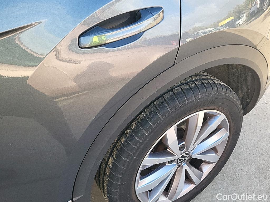  Volkswagen  T-ROC VOLKSWAGEN  / 2017 / 5P / todoterreno Advance R-Line 1.0 TSI 81kW (110CV) #20