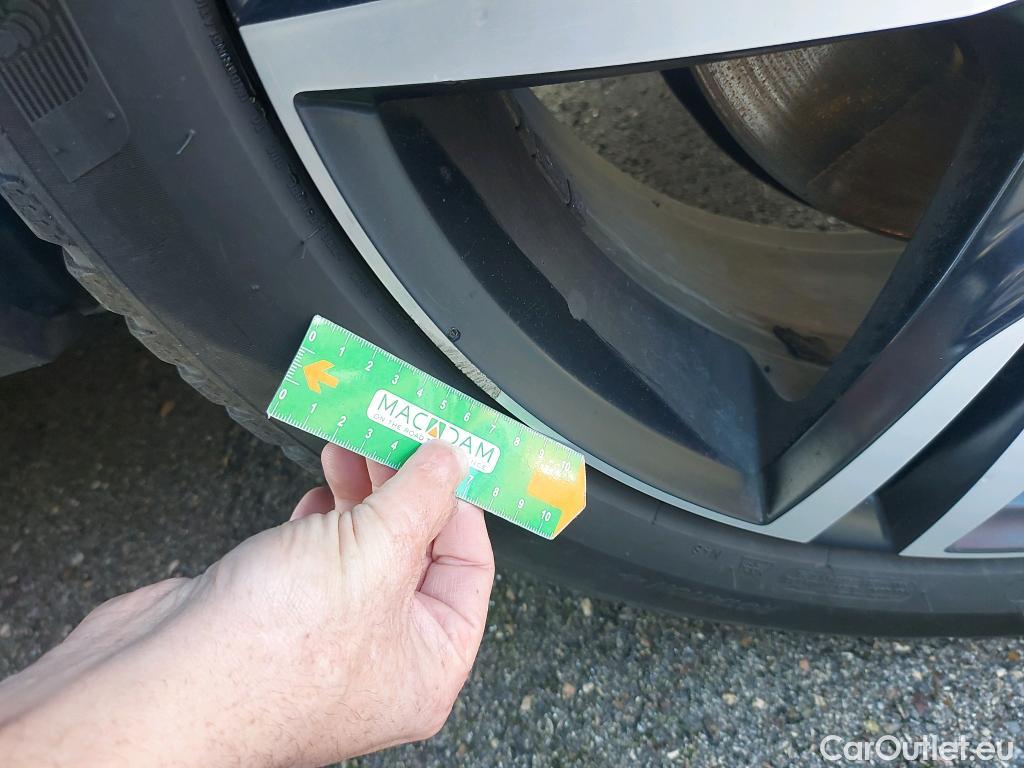  Volvo  XC 40 VOLVO XC40 / 2017 / 5P / todoterreno 2.0 D4 AWD R-Design Auto #13