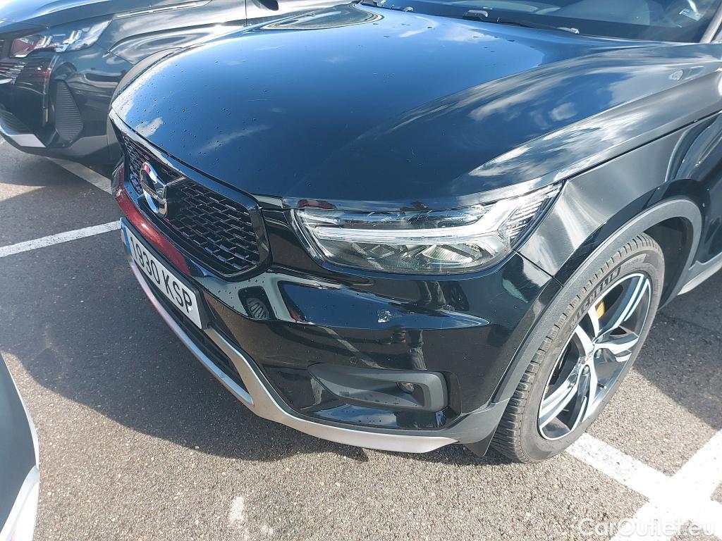  Volvo  XC 40 VOLVO XC40 / 2017 / 5P / todoterreno 2.0 D4 AWD R-Design Auto #40