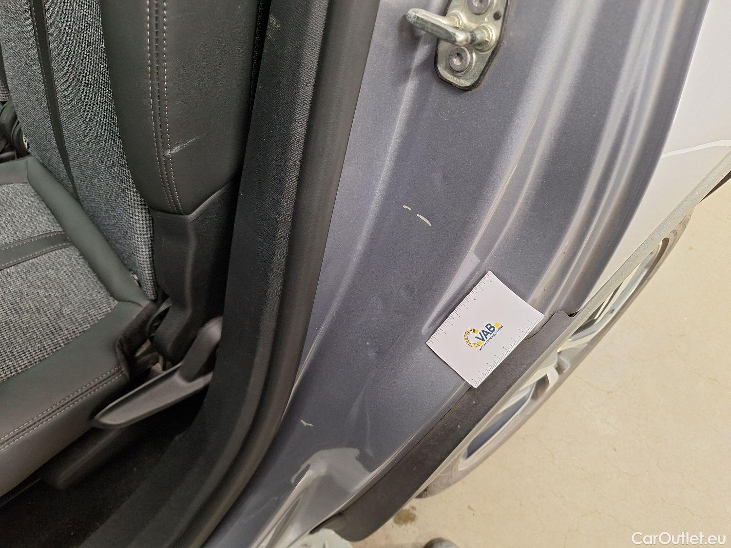  Peugeot  5008 Peugeot,  '16, Peugeot  1.5 BlueHDi 96kW S&S EAT8 Allure 5d #61